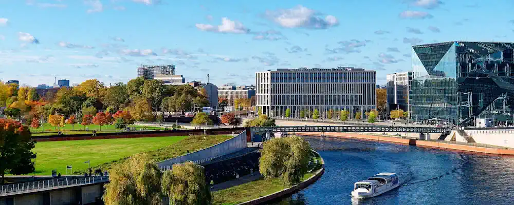 Rechtssichere Zustellung per Boten in Berlin.
